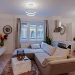Corvin Avenue Premium Central *
