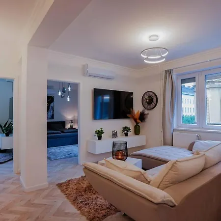 Corvin Avenue Premium Central