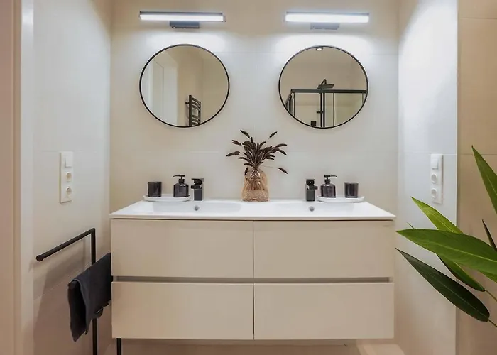Corvin Avenue Premium Central *