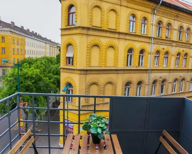 Corvin Avenue Premium Central Apartamento Budapeste