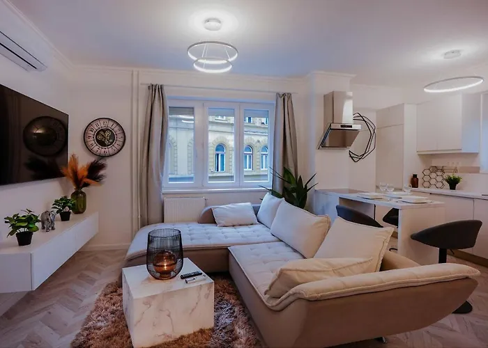 Corvin Avenue Premium Central *