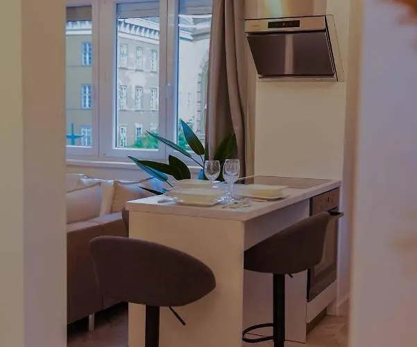 Corvin Avenue Premium Central *