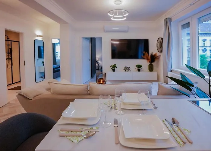 Corvin Avenue Premium Central *